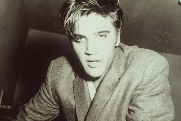 Elvis Presley pic #102709