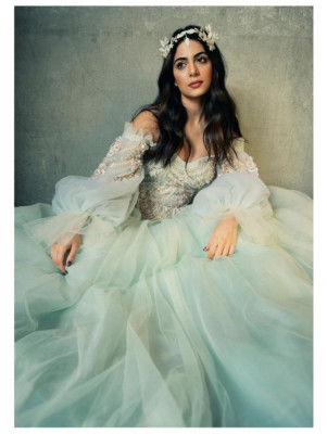 Emeraude Toubia-Grumpy Magazine 2019