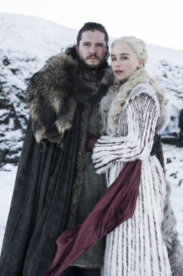 Emilia Clarke - &#039;Game Of Thrones&#039; (2019) 8x01 &#039;Winterfell&#039; 
