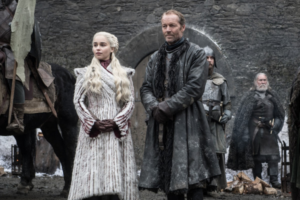 Emilia Clarke - &#039;Game Of Thrones&#039; (2019) 8x01 &#039;Winterfell&#039; 