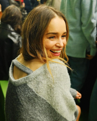Emilia Clarke – Loewe Show During Paris Fashion Week