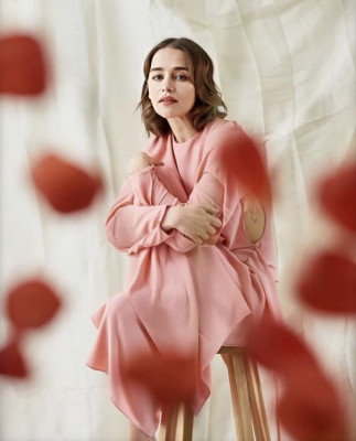 EMILIA CLARKE in The Observer Magazine, December 2019