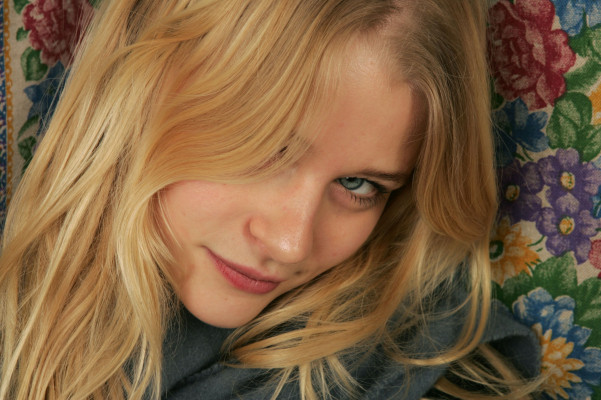 photo 4 in Emilie De Ravin gallery [id175785] 2009-07-13 00:00:00