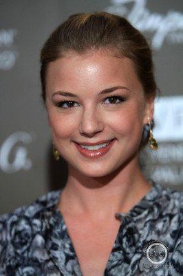 Emily VanCamp - Simon G Jewelry&#039;s Summer Soire 06/05/2010