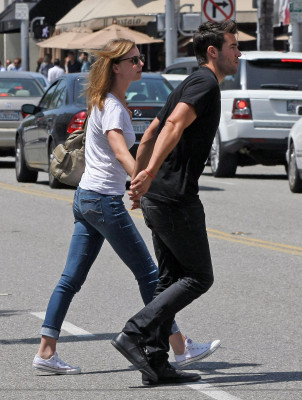 Emily VanCamp - Beverly Hills 05/08/2014