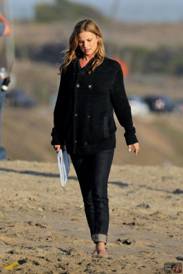 Emily VanCamp - Revenge (2013) 3x03 &#039;Confession&#039; On Set in LA 08/09/2013