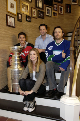 Emily VanCamp - Stanley Cup Visits &#039;Brothers &amp; Sisters&#039; 04/11/2007
