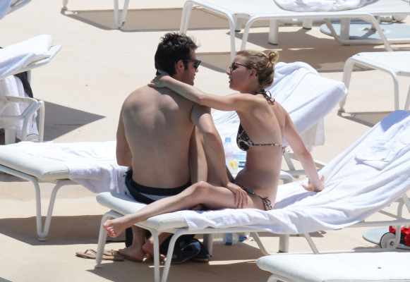 Emily VanCamp - Sea Lounge Beach Club in Monte-Carlo 06/11/2012
