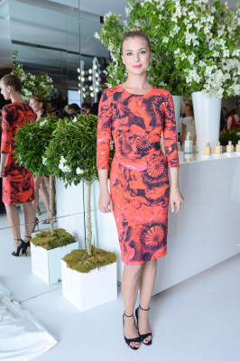 Emily VanCamp - Dramatically Different Party Hosted By Clinque 06/18/2013