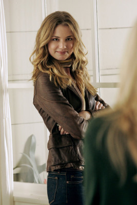 Emily van Camp pic #862632