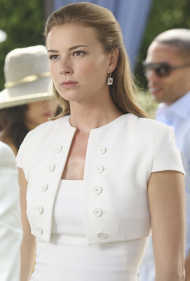 Emily van Camp pic #903374