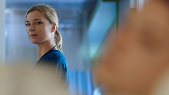 Emily VanCamp - The Resident (2018) 1x05 &#039;None the Wiser&#039;