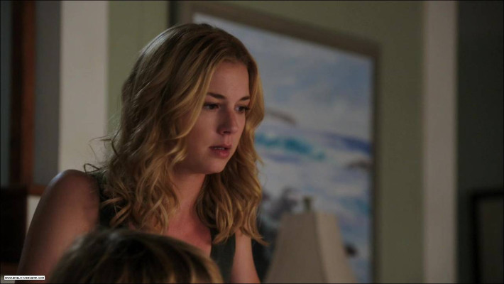 Emily VanCamp - Revenge (2011) 1x06 &#039;Intrigue&#039;