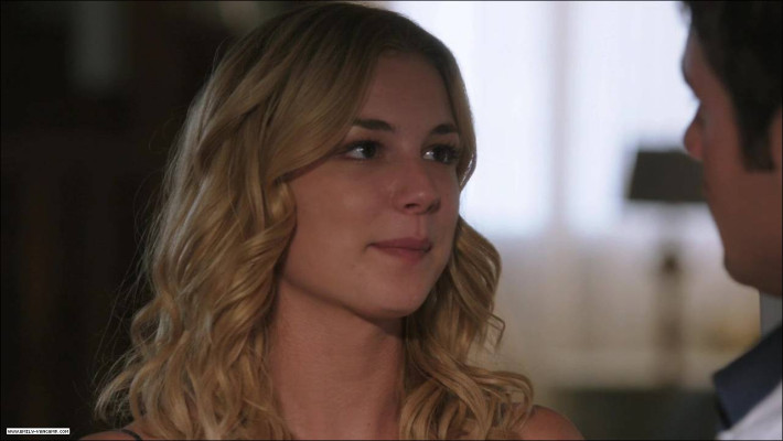Emily VanCamp - Revenge (2011) 1x06 &#039;Intrigue&#039;