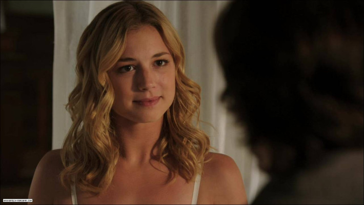 Emily VanCamp - Revenge (2011) 1x06 &#039;Intrigue&#039;