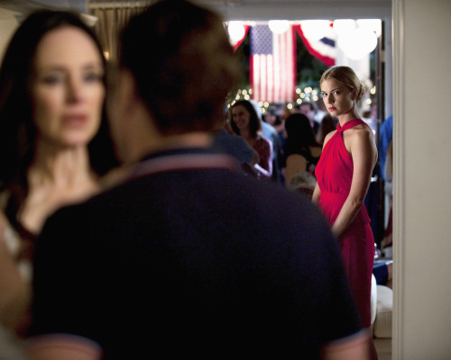 Emily VanCamp - Revenge (2011) 1x06 &#039;Intrigue&#039;