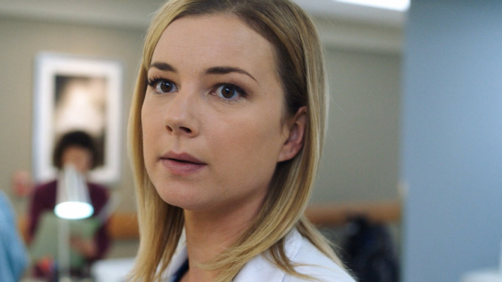 Emily VanCamp - The Resident (2018) 1x06 &#039;No Matter The Cost&#039;