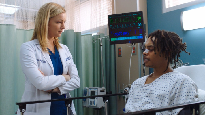 Emily VanCamp - The Resident (2018) 1x06 &#039;No Matter The Cost&#039;