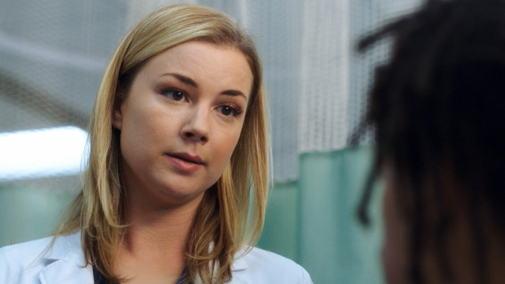 Emily VanCamp - The Resident (2018) 1x06 &#039;No Matter The Cost&#039;
