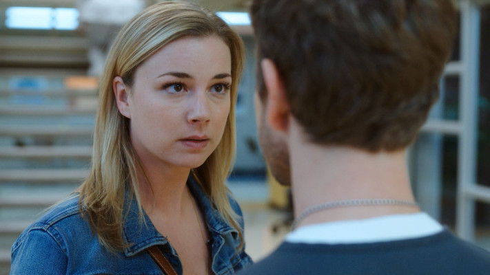 Emily VanCamp - The Resident (2018) 1x06 &#039;No Matter The Cost&#039;