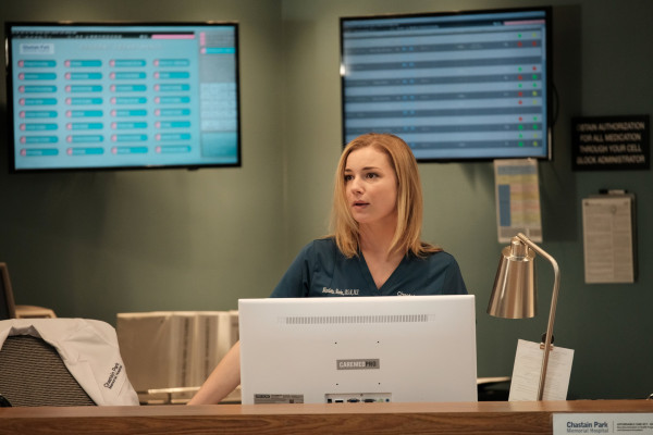 Emily VanCamp - The Resident (2018) 1x06 &#039;No Matter The Cost&#039;