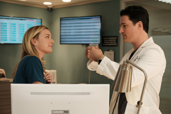 Emily VanCamp - The Resident (2018) 1x06 &#039;No Matter The Cost&#039;
