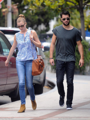 Emily VanCamp - Hollywood 05/21/2014