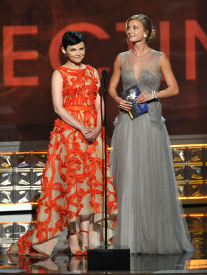 Emily VanCamp - 64th Annual Primetime Emmy Awards in Los Angeles 09/23/2012