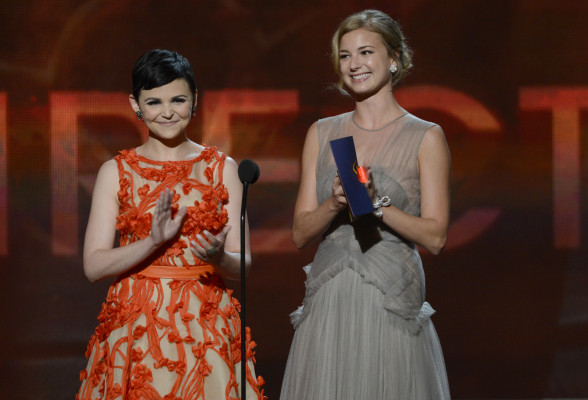 Emily VanCamp - 64th Annual Primetime Emmy Awards in Los Angeles 09/23/2012