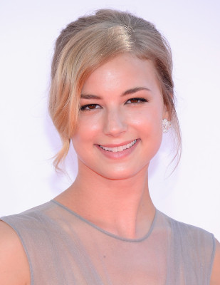 Emily VanCamp - 64th Annual Primetime Emmy Awards in Los Angeles 09/23/2012