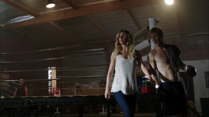 Emily VanCamp - Revenge (2012) 2x01 &#039;Destiny&#039;