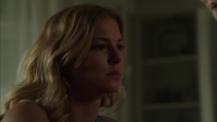 Emily VanCamp - Revenge (2012) 2x01 &#039;Destiny&#039;
