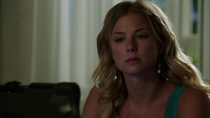 Emily VanCamp - Revenge (2012) 2x01 &#039;Destiny&#039;