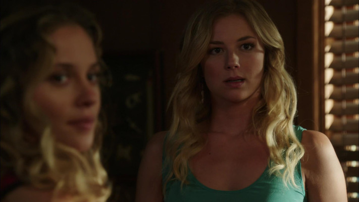 Emily VanCamp - Revenge (2012) 2x01 &#039;Destiny&#039;