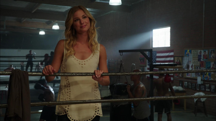 Emily VanCamp - Revenge (2012) 2x01 &#039;Destiny&#039;