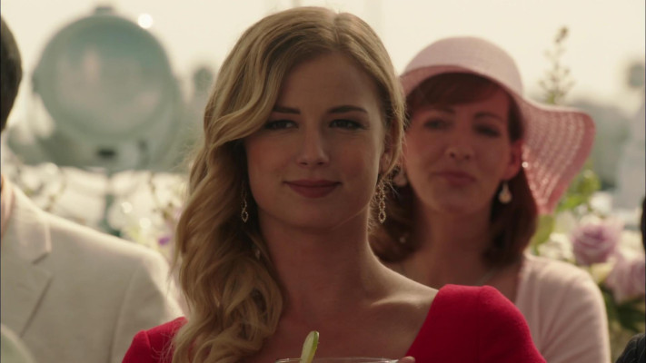 Emily VanCamp - Revenge (2012) 2x01 &#039;Destiny&#039;