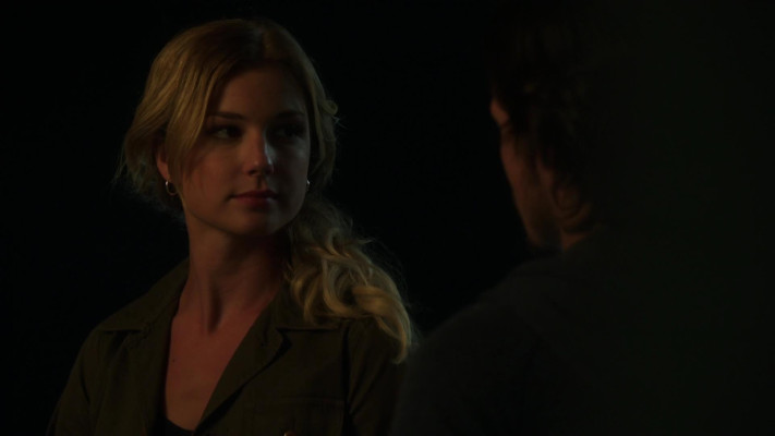 Emily VanCamp - Revenge (2012) 2x01 &#039;Destiny&#039;
