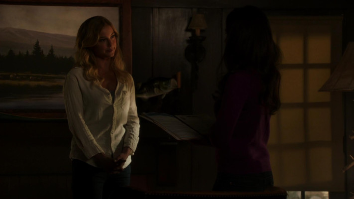 Emily VanCamp - Revenge (2012) 2x01 &#039;Destiny&#039;