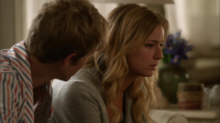 Emily VanCamp - Revenge (2012) 2x02 &#039;Resurrection&#039;