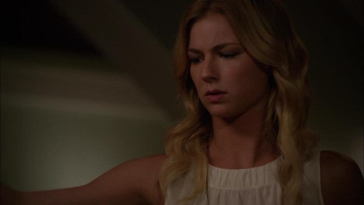 Emily VanCamp - Revenge (2012) 2x02 &#039;Resurrection&#039;