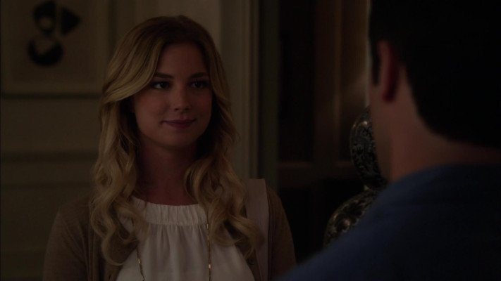 Emily VanCamp - Revenge (2012) 2x02 &#039;Resurrection&#039;