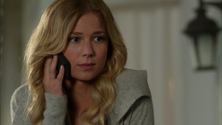 Emily VanCamp - Revenge (2012) 2x02 &#039;Resurrection&#039;