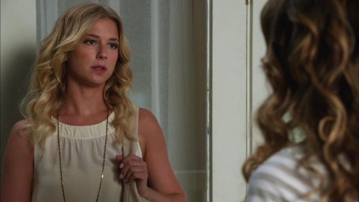 Emily VanCamp - Revenge (2012) 2x02 &#039;Resurrection&#039;