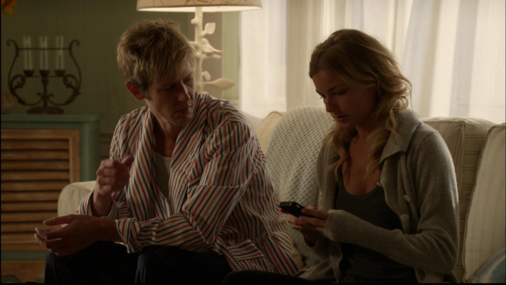 Emily VanCamp - Revenge (2012) 2x02 &#039;Resurrection&#039;