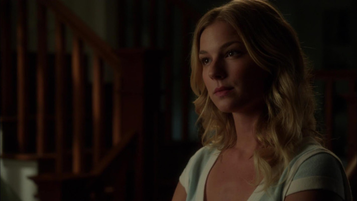 Emily VanCamp - Revenge (2012) 2x03 &#039;Confidence&#039;