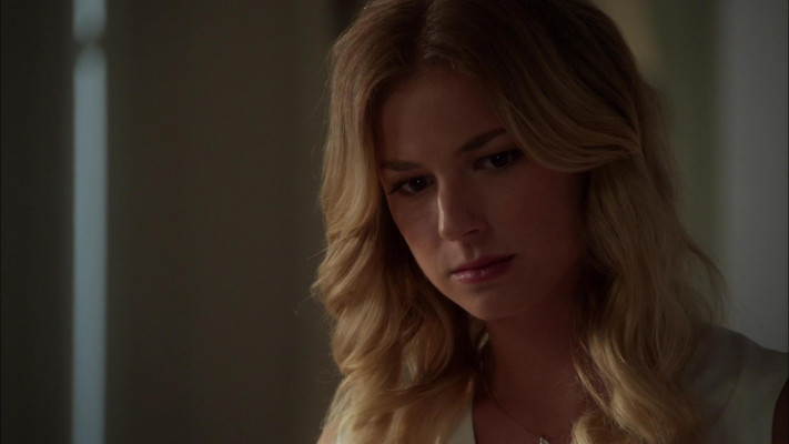 Emily VanCamp - Revenge (2012) 2x03 &#039;Confidence&#039;