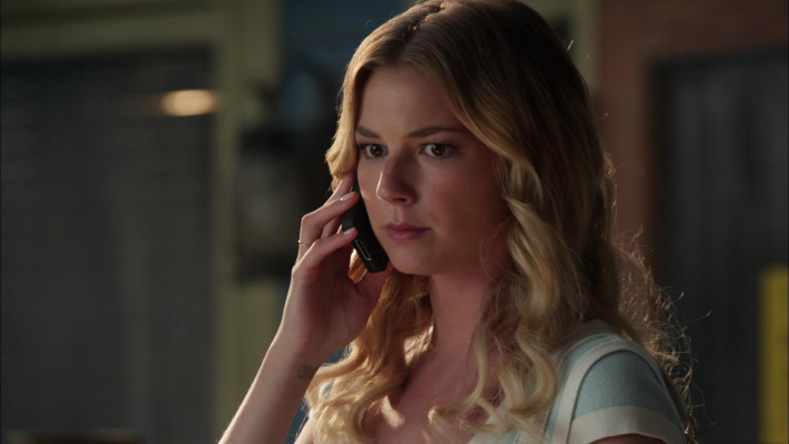 Emily VanCamp - Revenge (2012) 2x03 &#039;Confidence&#039;