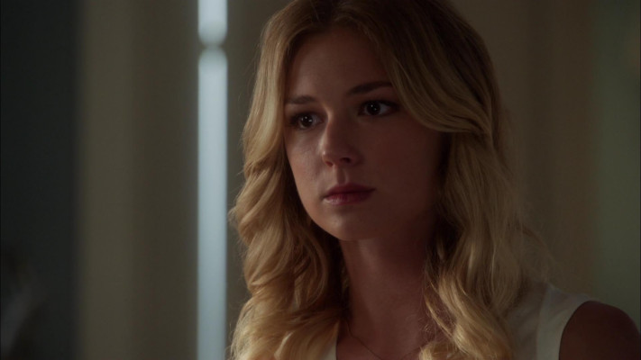 Emily VanCamp - Revenge (2012) 2x03 &#039;Confidence&#039;