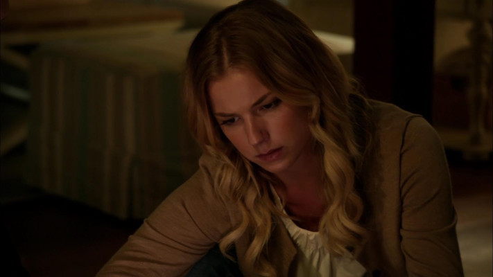 Emily VanCamp - Revenge (2012) 2x03 &#039;Confidence&#039;