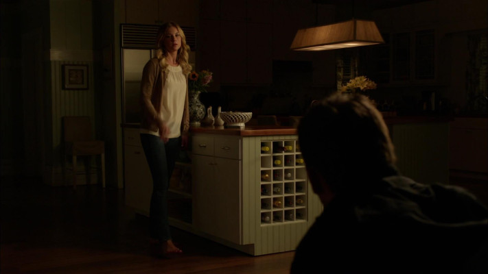 Emily VanCamp - Revenge (2012) 2x03 &#039;Confidence&#039;